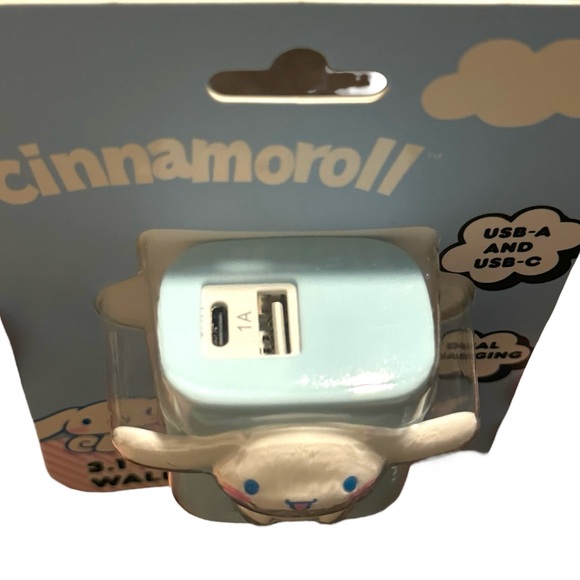 🐶 New! Cinnamaroll USB-A & USB-C Wall Charger - Picture 5 of 6